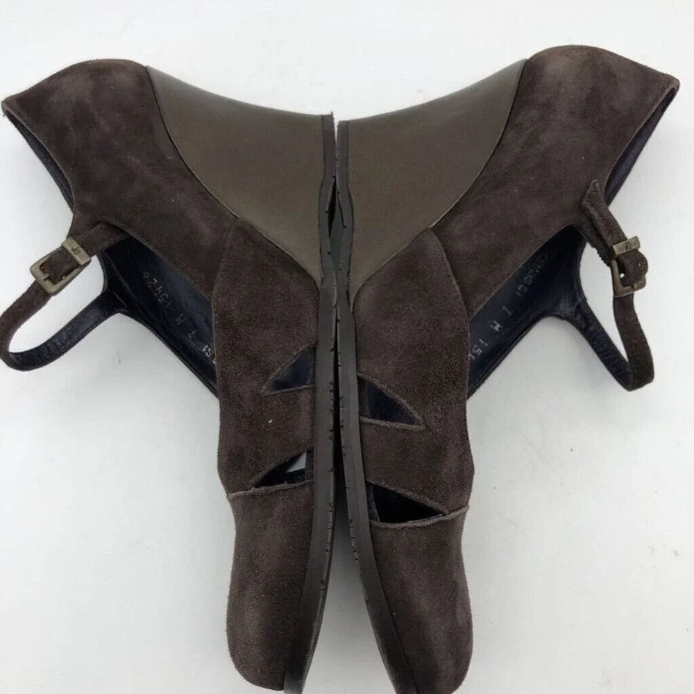 Donald J Pliner Womens Mary Jane Dress Shoes Brown Suede Wedge Heels Cap Toe 7 M